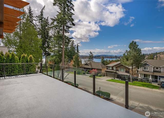 Property at 2932 Huntington St, Bellingham, WA 98226, 3 beds, 2.5 baths