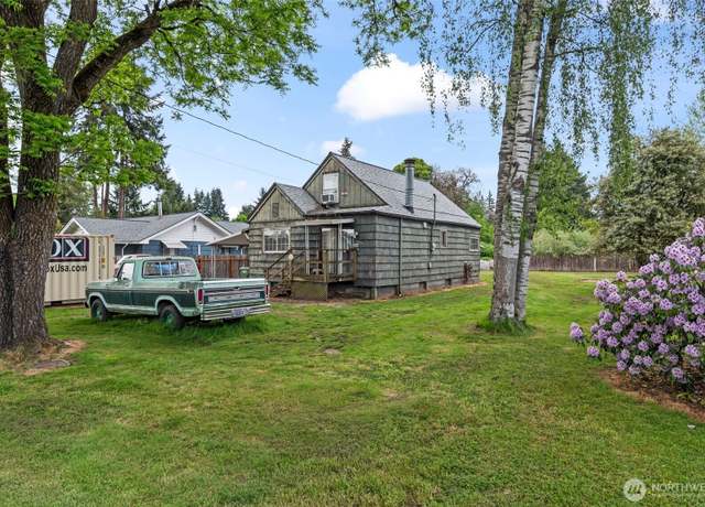Property at 3002 Ohio St, Longview, WA 98632, 3 beds, 2 baths