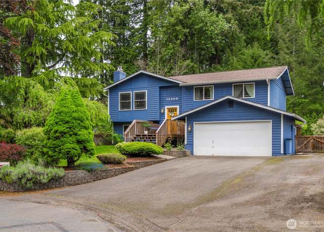 Property at 12209 89th Avenue Ct E, Puyallup, WA 98373, 4 beds, 2 baths