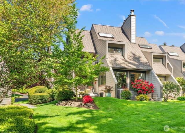 Property at 1902 102nd Ave NE, Bellevue, WA 98004, 3 beds, 2.5 baths