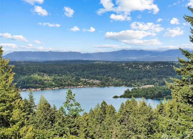 Property at 18608 SE 58th St, Issaquah, WA 98027, 4 beds, 3.5 baths