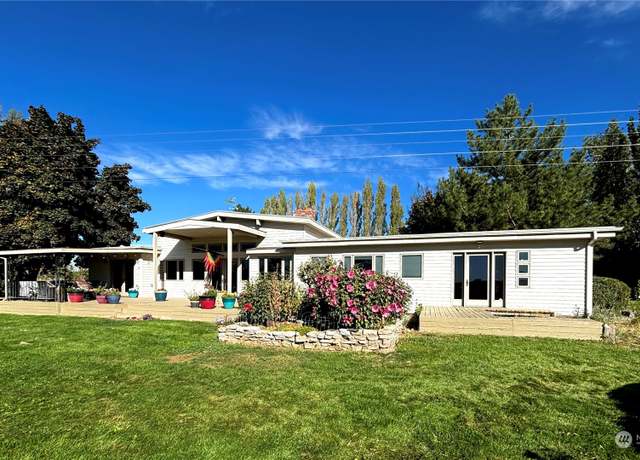 Property at 4872 NE 6.5 Rd, Moses Lake, WA 98837, 4 beds, 3 baths