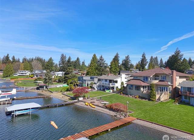 Property at 14303 SE 266th St, Kent, WA 98042, 4 beds, 3.5 baths