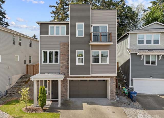 Property at 19631 10th Pl S, Des Moines, WA 98148, 3 beds, 2.5 baths