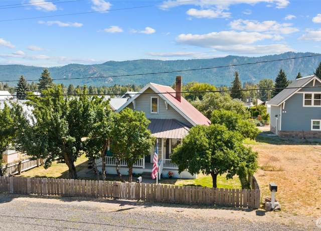 Property at 716 E Third St, Cle Elum, WA 98922, 2 beds, 1.5 baths