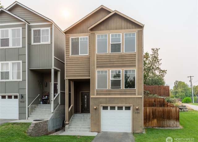 Property at 1535 Historic Ln, Wenatchee, WA 98801, 3 beds, 2.5 baths