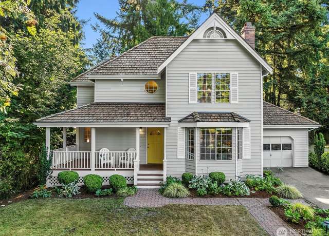 Property at 13029 3rd Ave NE Unit D, Seattle, WA 98125, 3 beds, 2.5 baths