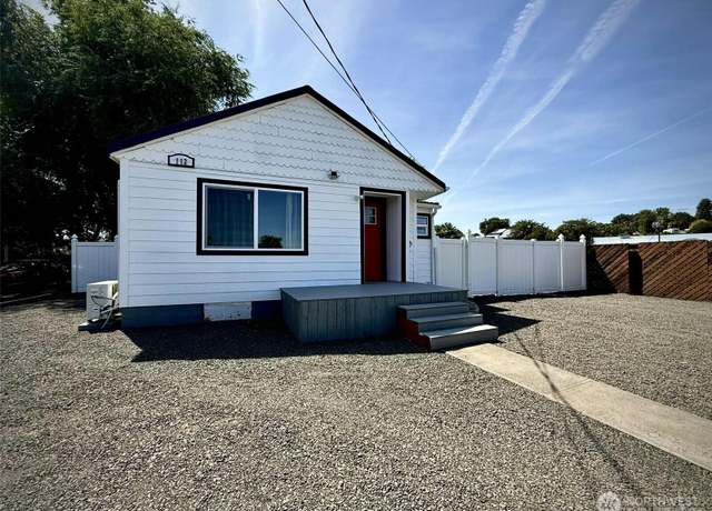 Property at 112 SE 15th, Milton-freewater, OR 97862, 4 beds, 2 baths