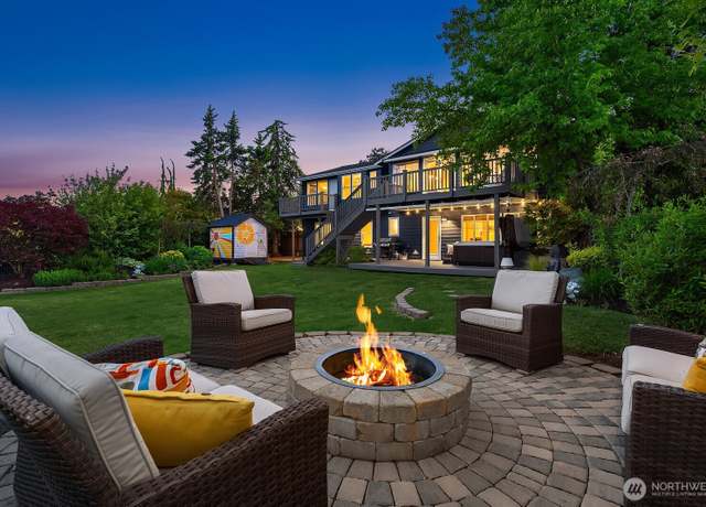 Property at 12710 89th Pl NE, Kirkland, WA 98034, 4 beds, 3 baths