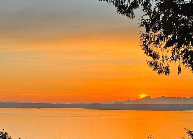 Property at 6724 Marine View Dr, Edmonds, WA 98026, 3 beds, 2.5 baths