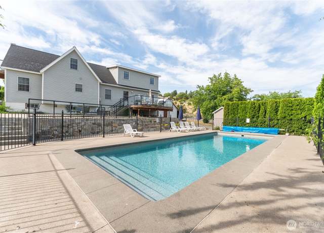 Property at 168 Green Ave, Manson, WA 98831, 4 beds, 3 baths