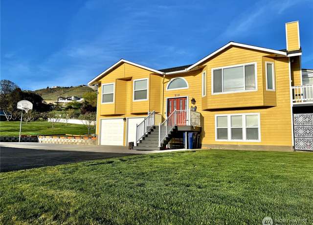 Property at 210 25th St NE, East Wenatchee, WA 98802, 4 beds, 3 baths