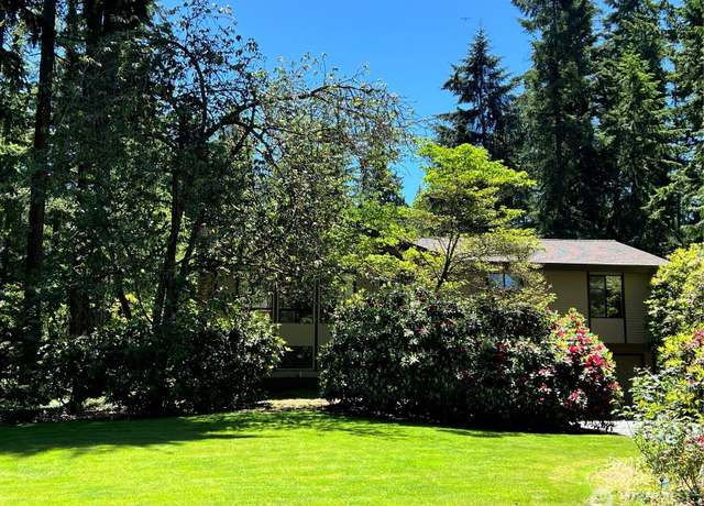 Property at 13203 NE 54th Pl, Bellevue, WA 98005, 4 beds, 2.5 baths