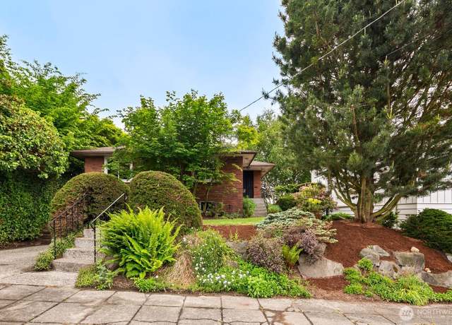 Property at 2811 W Howe St, Seattle, WA 98199, 2 beds, 1.5 baths