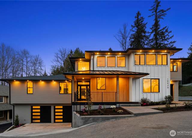 Property at 19926 68th Ave NE, Kenmore, WA 98028, 6 beds, 4.5 baths