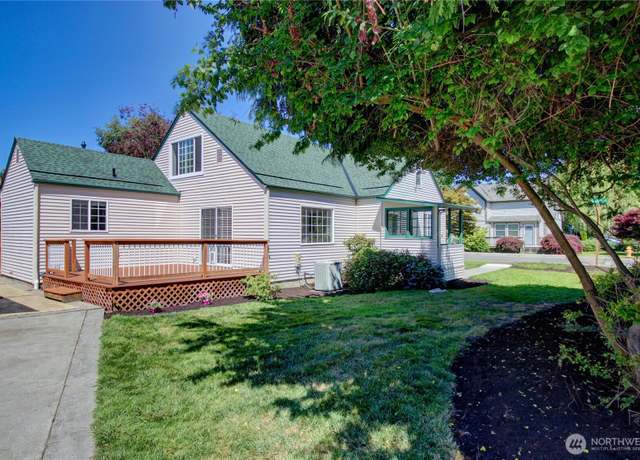 Property at 215 N 6th St, La Conner, WA 98257, 3 beds, 1.5 baths