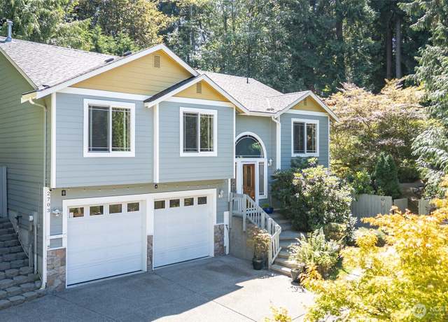 Property at 2703 5th St SW, Puyallup, WA 98373, 4 beds, 3 baths