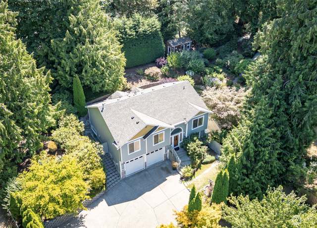 Property at 2703 5th St SW, Puyallup, WA 98373, 4 beds, 3 baths
