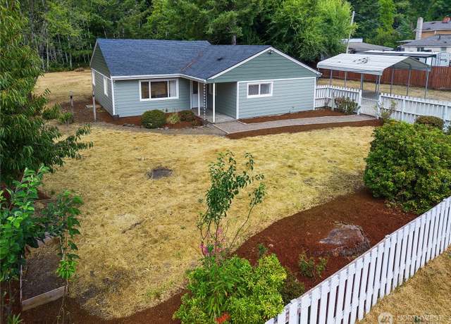 Property at 620 Maple St, Shelton, WA 98584, 3 beds, 1 bath