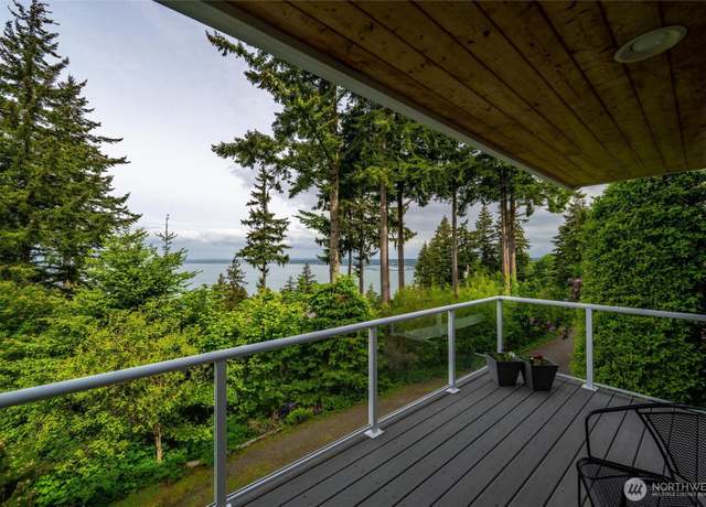 Property at 409 Morey Ave, Bellingham, WA 98225, 3 beds, 2 baths