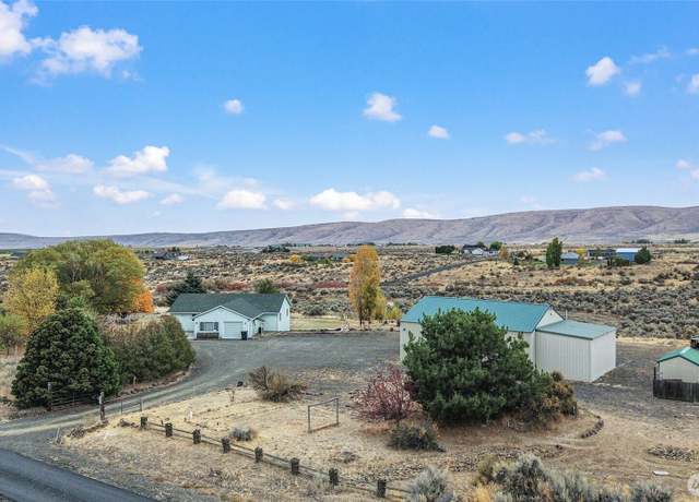 Property at 550 Red Tail Rd, Yakima, WA 98908, 3 beds, 2 baths