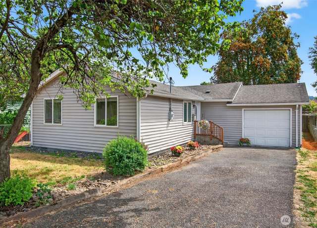 Property at 1302 PACIFIC Ave S, Kelso, WA 98626, 3 beds, 1 bath