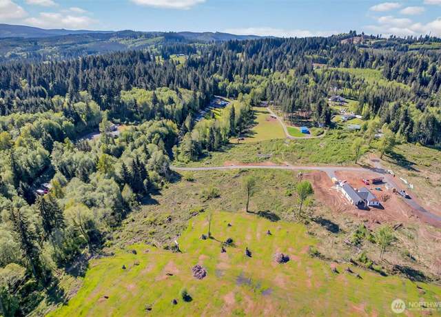 Property at 324 Dolan Rd, Castle Rock, WA 98611