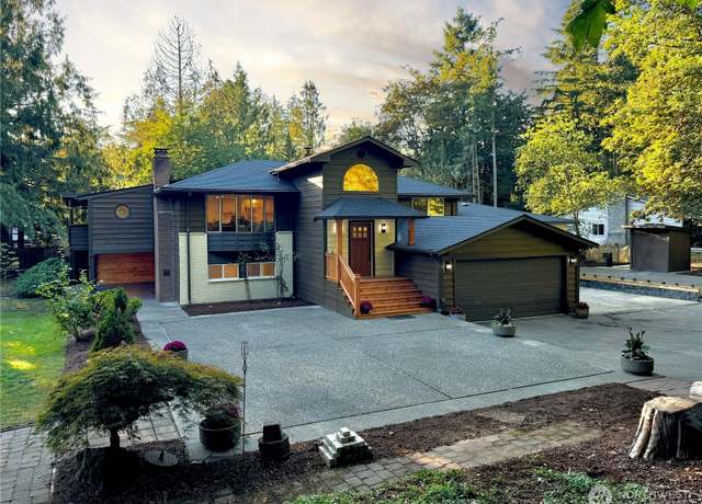 Property at 31035 229th Ave SE, Black Diamond, WA 98010, 4 beds, 3.5 baths