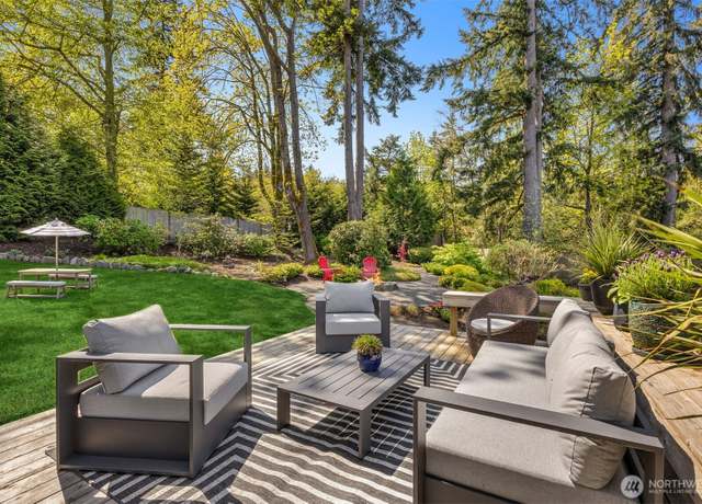 Property at 9165 Burlingame Ct NE, Bainbridge Island, WA 98110, 3 beds, 2.5 baths