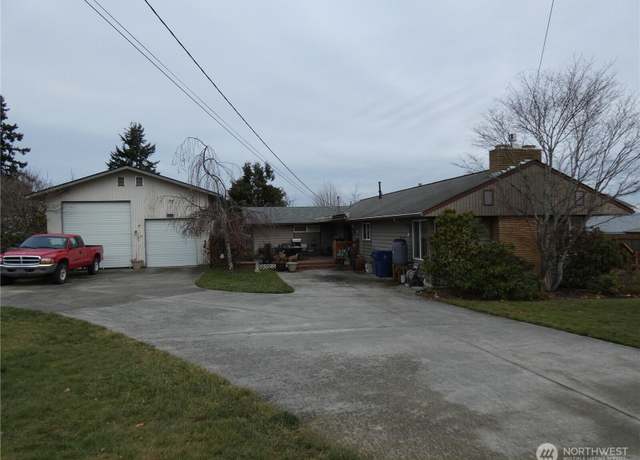 Property at 1410 25th St, Anacortes, WA 98221, 3 beds, 2 baths