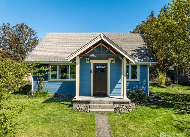 Property at 1530 Adams St, Shelton, WA 98584, 3 beds, 2.5 baths