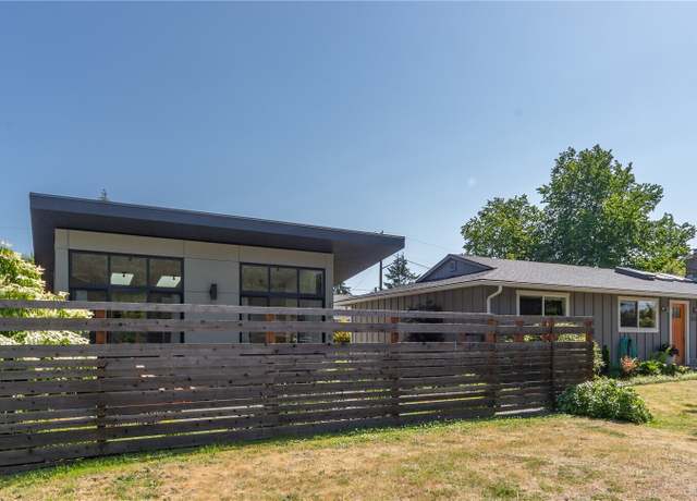 Property at 1079 Center St, Port Townsend, WA 98368, 3 beds, 2 baths