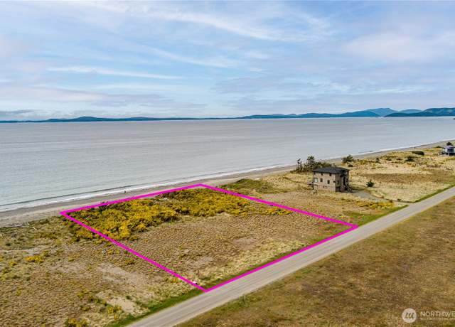 Property at 4693 Surfcrest Dr, Oak Harbor, WA 98277