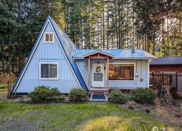 Property at 233 Mountain View Dr, Packwood, WA 98361, 2 beds, 1 bath