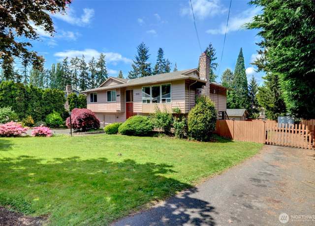 Property at 6822 NE 165th St, Kenmore, WA 98028, 3 beds, 3 baths