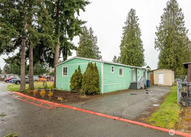 Property at 401 37th St SE #18, Auburn, WA 98002, 3 beds, 2 baths