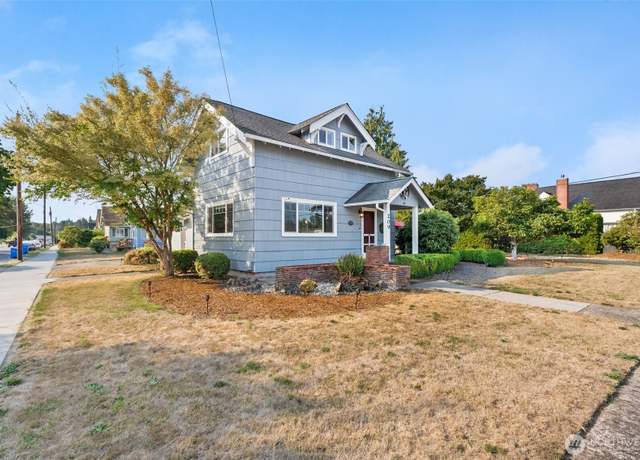 Property at 209 C St SW, Castle Rock, WA 98611, 4 beds, 1 bath