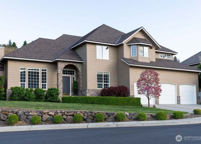 Property at 2021 Broadhurst Pl, Wenatchee, WA 98801, 4 beds, 2.5 baths
