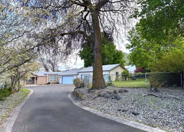 Property at 205 Linda Ln, Wenatchee, WA 98801, 3 beds, 2 baths