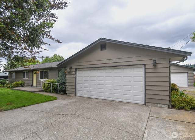 Property at 10819 57th St E, Puyallup, WA 98372, 3 beds, 2.5 baths
