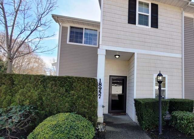 Property at 18957 108th Ln SE, Renton, WA 98055, 3 beds, 2.5 baths