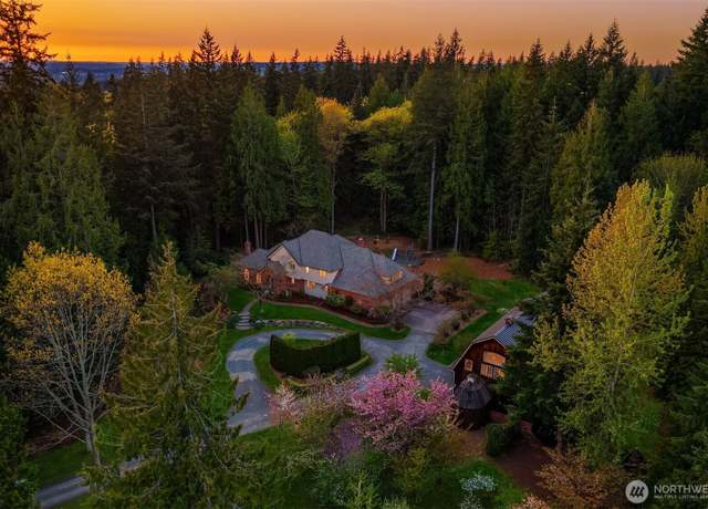 Property at 21620 NE 92nd Pl, Redmond, WA 98053, 4 beds, 2.5 baths