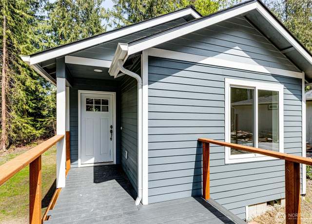 Property at 1116 1/2 W 17th, Port Angeles, WA 98363, 2 beds, 1 bath