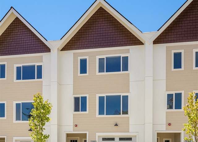 Property at 6618 52nd Ave W, University Place, WA 98467, 4 beds, 3.5 baths