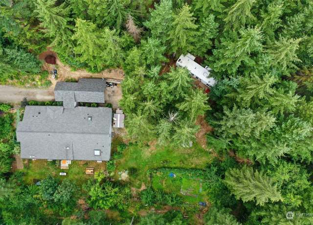 Property at 181 E Elaine Pl, Belfair, WA 98528, 3 beds, 2.5 baths