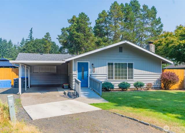 Property at 20 E Oak Pl, Shelton, WA 98584, 3 beds, 1 bath