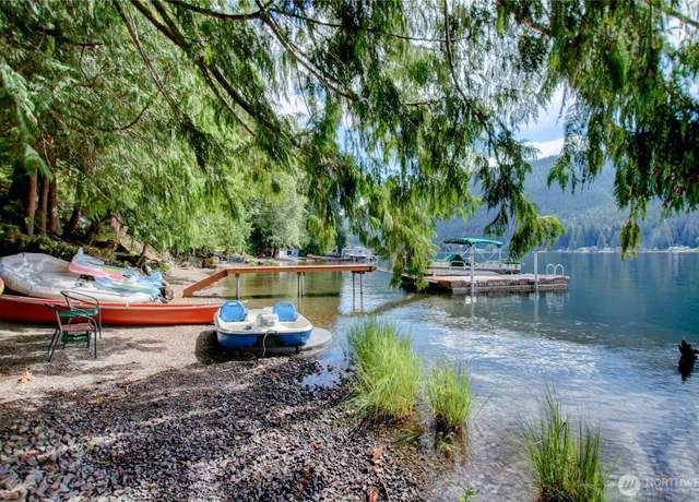 Property at 34989 North Shore Dr, Mount Vernon, WA 98274, 3 beds, 1.5 baths