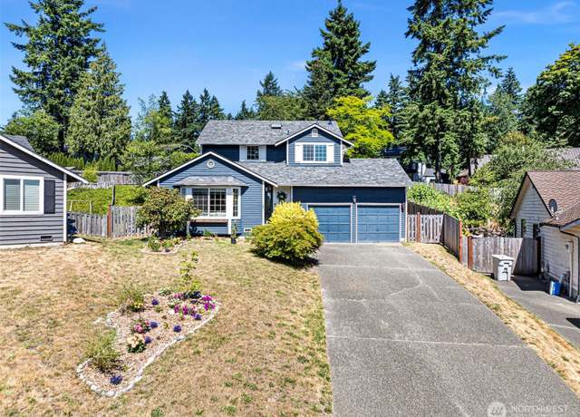 Property at 13735 SE 199th Pl, Renton, WA 98058, 3 beds, 2.5 baths