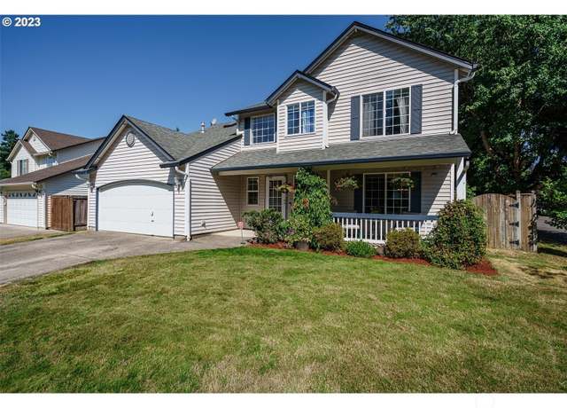 Property at 1720 NE 12th St, Battle Ground, WA 98604, 4 beds, 2.5 baths