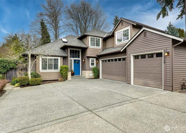 Property at 12628 NE 102nd Pl, Kirkland, WA 98033, 4 beds, 2.5 baths